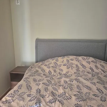 Oia's Square Residences *