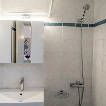 Oia's Square Residences