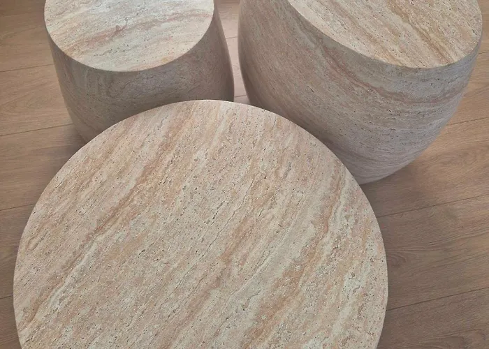 Oia's Square Residences *